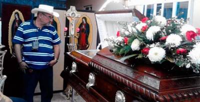 Hijo de Hipólito Mora es sepultado en La Ruana'
